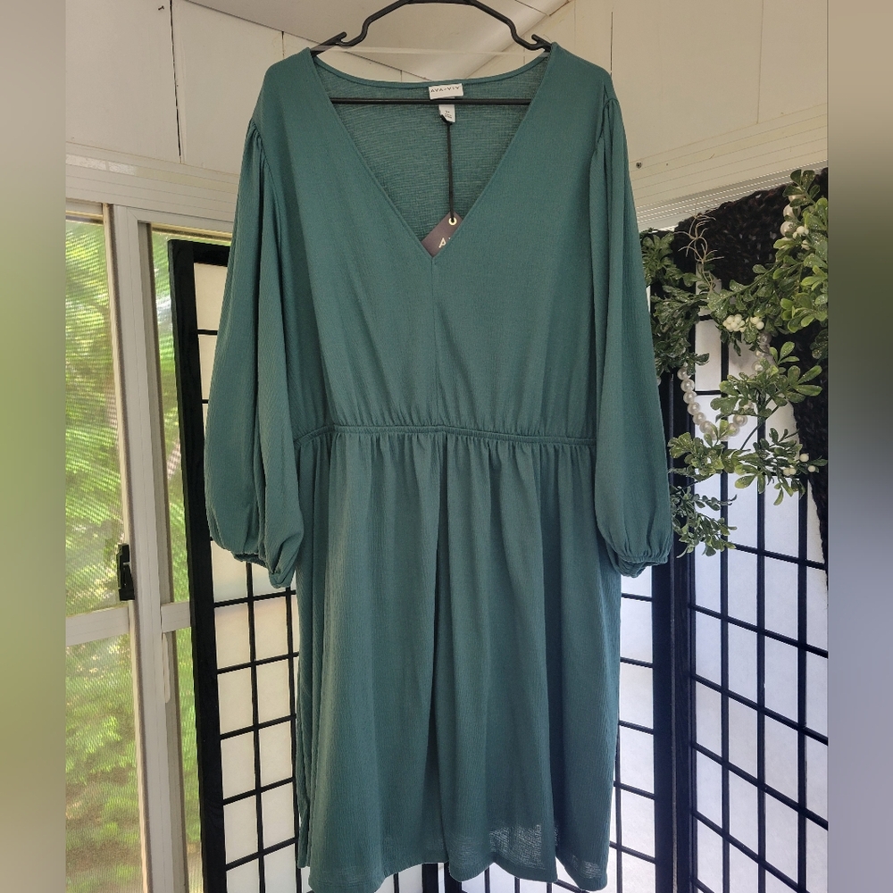 Ava & Viv Green V-Neck Bishop Sleeve Sundress